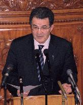 (1)Prodi delivers speech in lower house